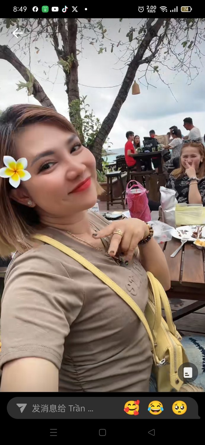 This slut has had sex with tons of guys. She's a whore! #JBMNyi7B